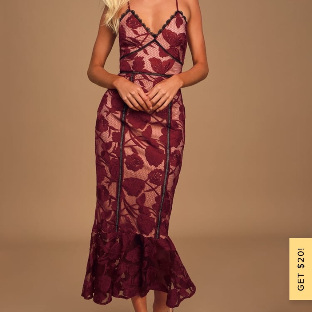 Lulu’s mermaid style lace dress